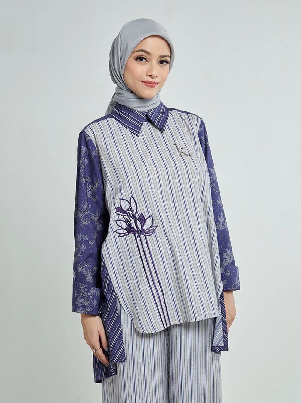 HANA EMBROIDERY TOP BLUE